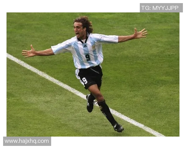 历代足球巨星排名前十盘点 各时代顶级球员的传奇表现与成就